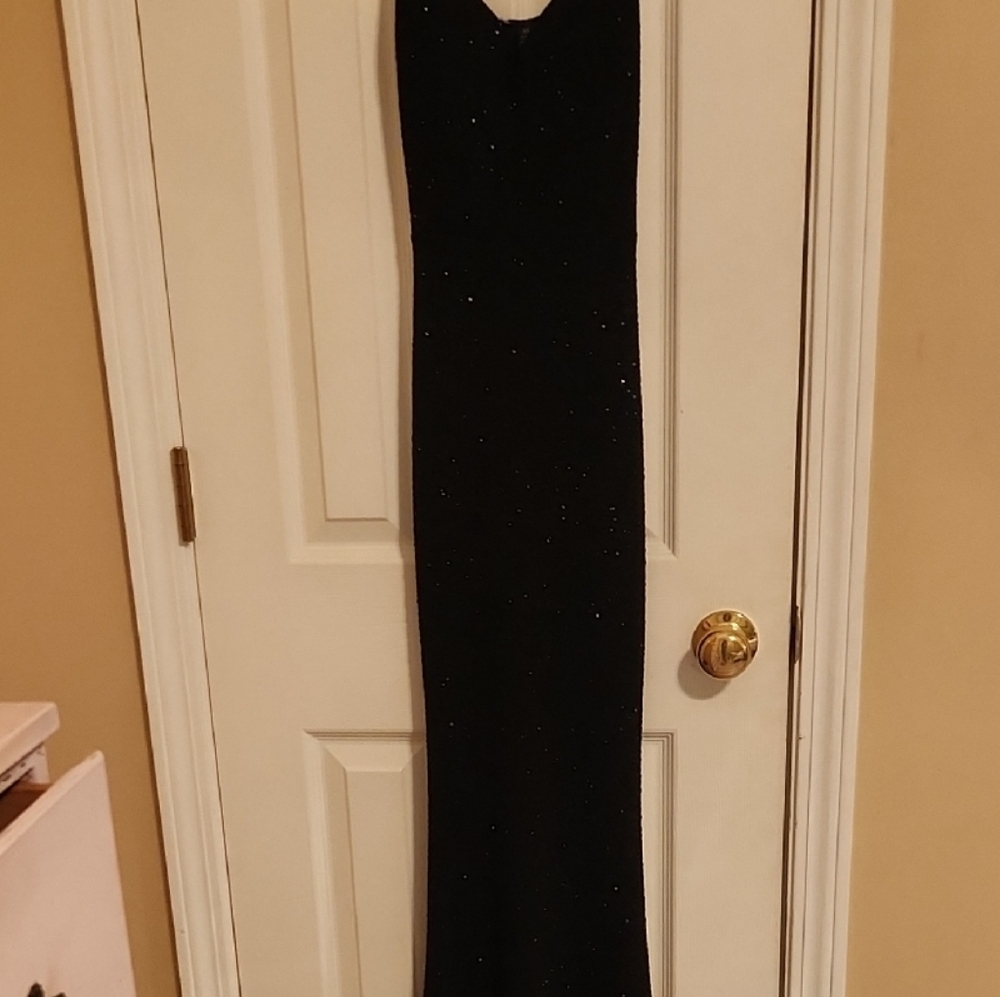 Windsor Elegant Black Maxi Dress